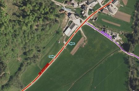 Puščici označujeta do kje je v projektu predviden pločnik z Belice proti Dvoru, skladno s prestavitvijo obeh avtobusnih postajališč